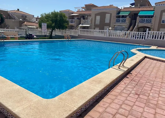 Roof Terrace Apartment With Pool, Bikes Included